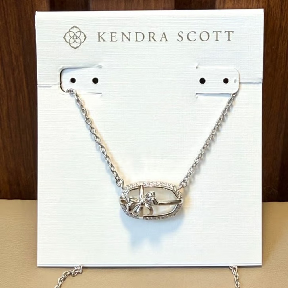 Kendra Scott Elisa Bow Silver Short Pendant Necklace